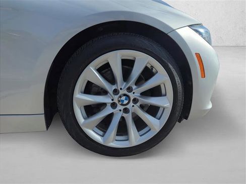 Used 2018 BMW 320i Sedan image 27