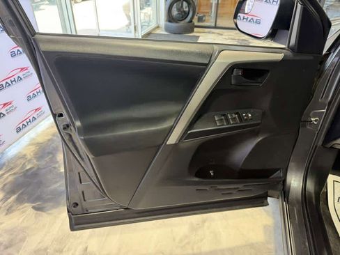 Used 2017 Toyota RAV4 LE FWD image 32