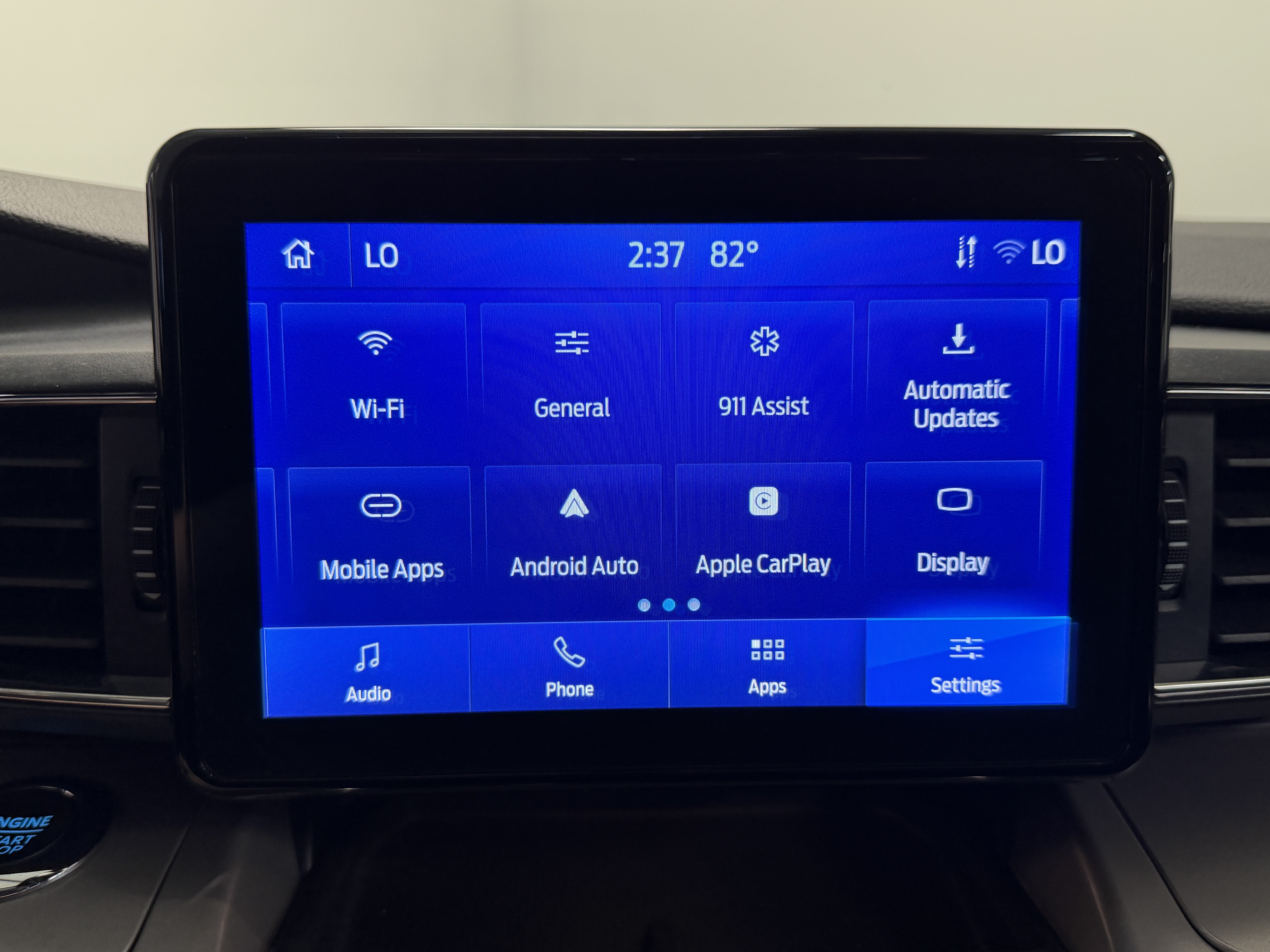 Used 2024 Ford Explorer XLT w/ Equipment Group 202A AWD/4WD image 5