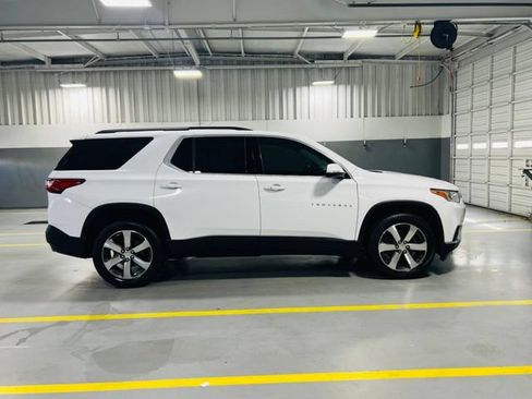 Used 2020 Chevrolet Traverse LT w/ LT Premium Package FWD image 20