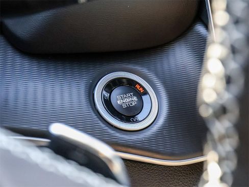 New 2025 Jeep Grand Cherokee L Altitude image 30