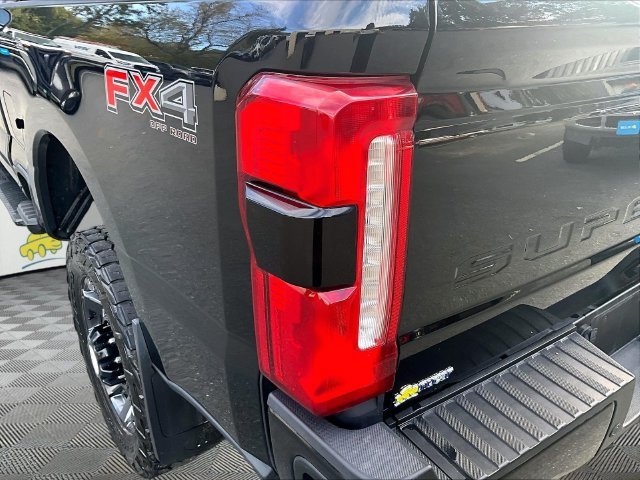 Used 2023 Ford F350 Lariat w/ Sport Appearance Package AWD/4WD image 33