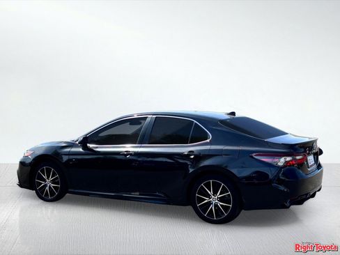 Certified 2022 Toyota Camry SE FWD image 4