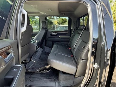 Used 2023 GMC Sierra 1500 Elevation w/ Elevation Premium Package AWD/4WD image 15