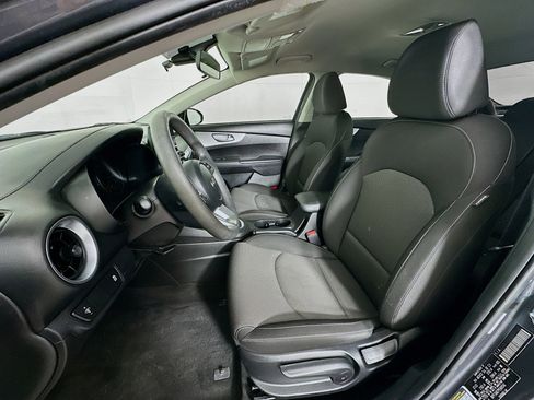 Used 2023 Kia Forte LXS image 13