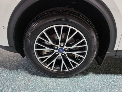 Used 2022 Ford Escape Titanium w/ Titanium Premium Package image 12