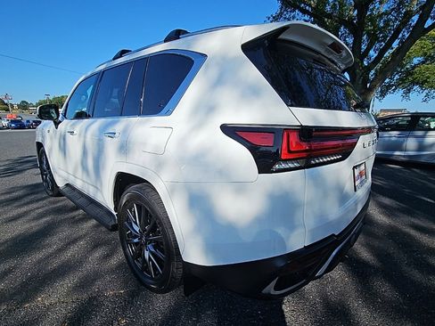 Used 2022 Lexus LX 600 F Sport image 5