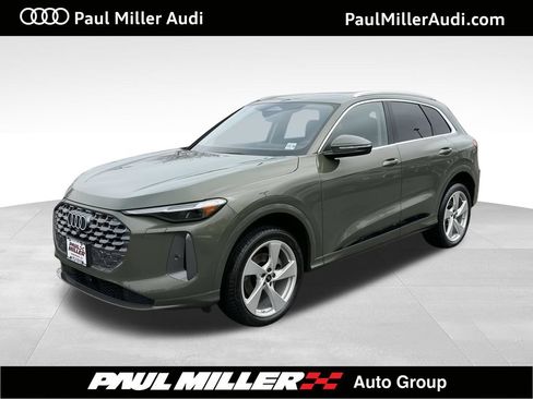 Used 2025 Audi Q5 Premium Plus w/ Premium Plus AWD/4WD image 1