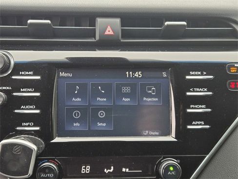 Used 2018 Toyota Camry LE image 17