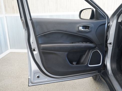 Used 2018 Jeep Compass Latitude w/ Safe & Security Group image 28