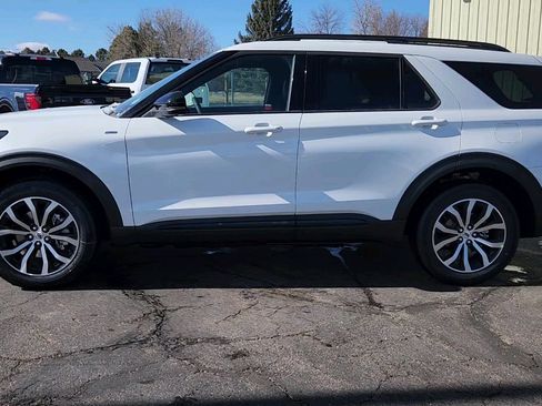 New 2025 Ford Explorer ST-Line image 2