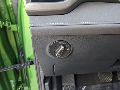 Certified 2025 Volkswagen Taos SE image 29