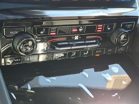 New 2025 Jeep Grand Cherokee Limited image 11