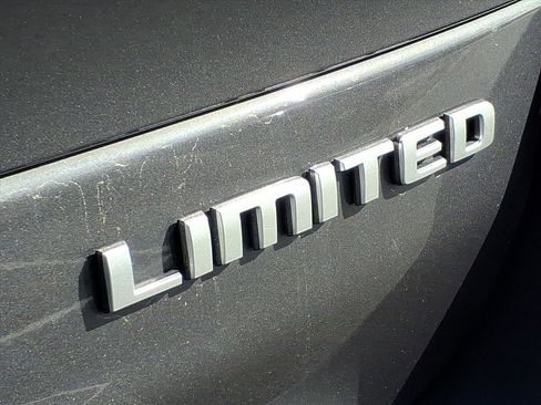 Certified 2024 Jeep Grand Cherokee L Limited w/ Luxury Tech Group II image 11