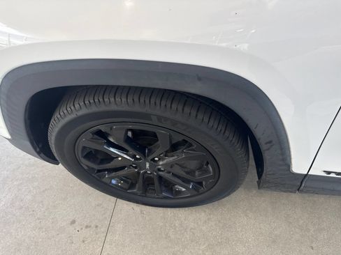 Used 2020 GMC Terrain SLE w/ Elevation Edition FWD image 15