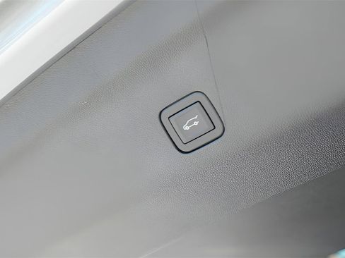 New 2026 GMC Yukon XL Denali w/ Sun & Power Step Package image 30