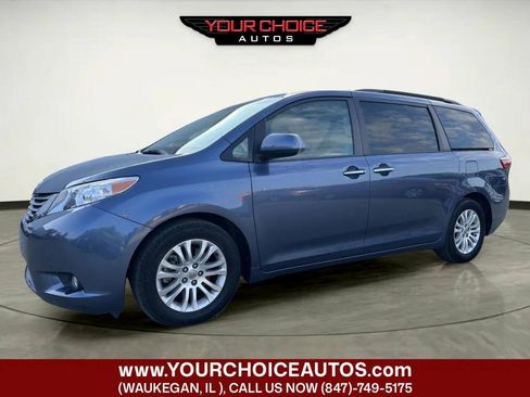 Used 2015 Toyota Sienna XLE FWD image 1