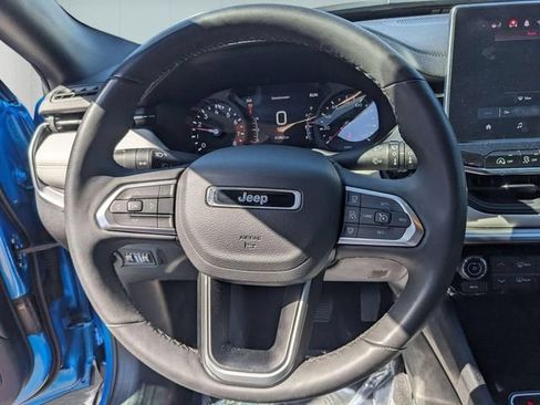 Used 2025 Jeep Compass Limited AWD/4WD image 18