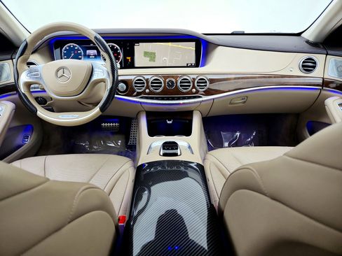 Used 2017 Mercedes-Benz S 550 Sedan image 18