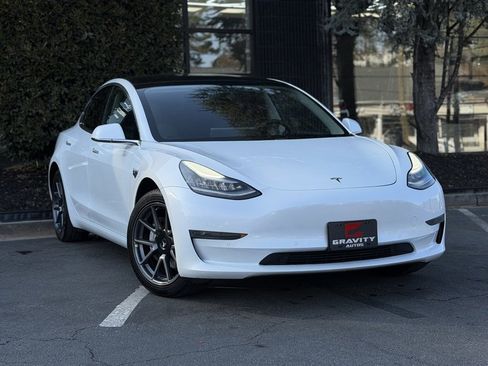 Used 2020 Tesla Model 3 Standard Range Plus image 8