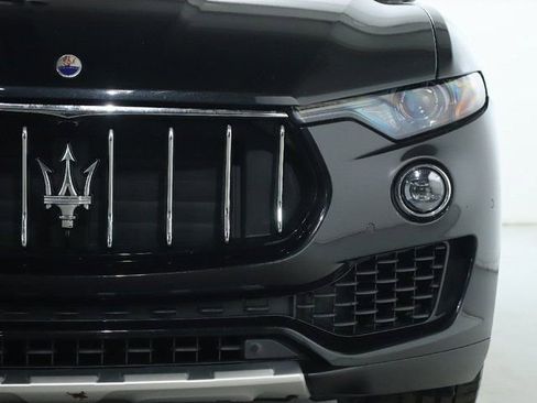 Used 2018 Maserati Levante S GranLusso image 7