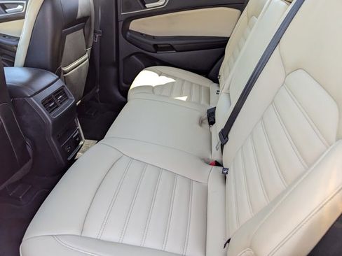 Used 2021 Ford Edge SEL w/ Convenience Package image 24