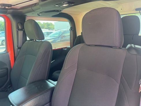 Used 2018 Jeep Wrangler Sport AWD/4WD image 10