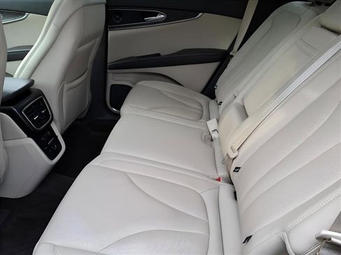 Certified 2020 Lincoln Nautilus Reserve image 17