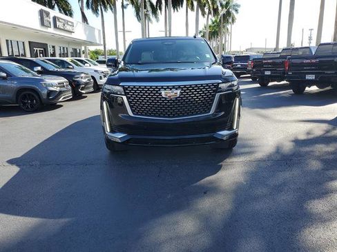 Used 2023 Cadillac Escalade Premium Luxury w/ Performance Package image 7