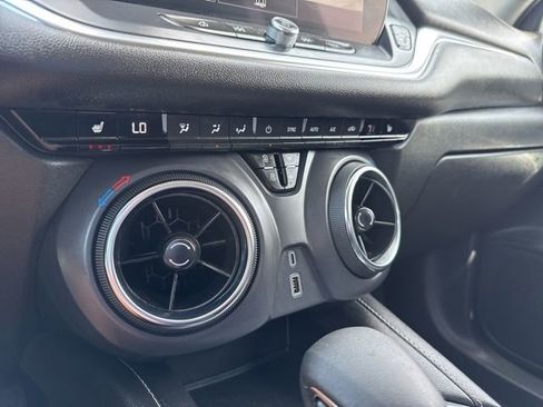 Used 2025 Chevrolet Blazer LT image 5