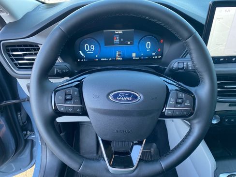 Used 2024 Ford Escape Platinum w/ Class II Trailer Tow Package AWD/4WD image 11