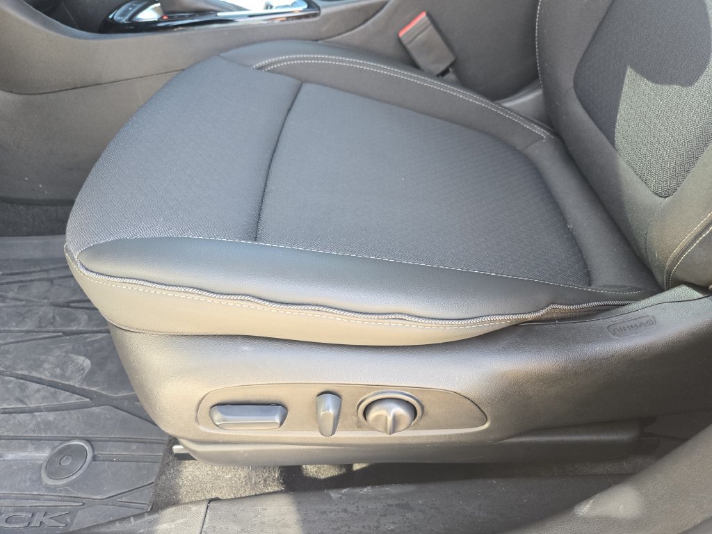 Used 2024 Buick Encore GX Preferred w/ Comfort Package FWD image 19