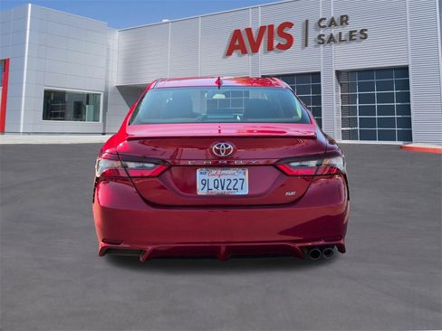 Used 2024 Toyota Camry SE image 7