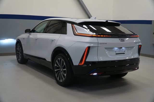 Used 2026 Cadillac Lyriq Sport w/ LPO, Floor Liner Package AWD/4WD image 3
