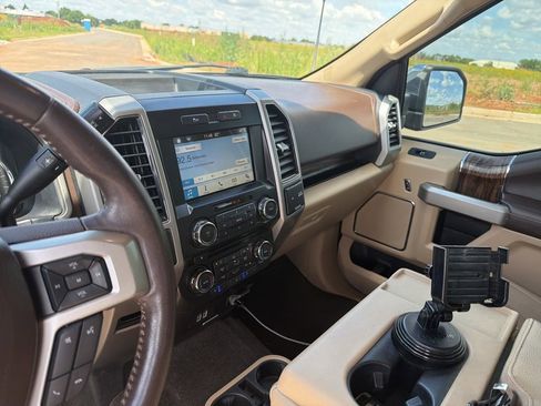 Used 2018 Ford F150 Lariat AWD/4WD image 2