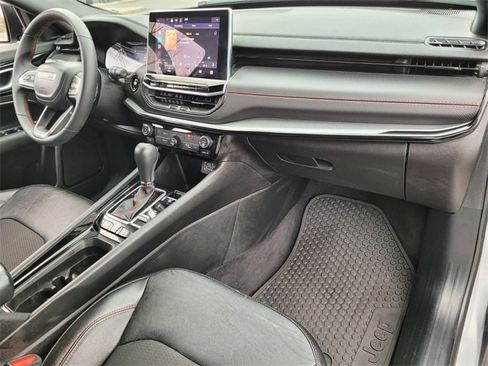 Used 2024 Jeep Compass Trailhawk image 17