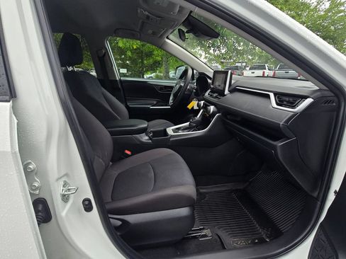 Used 2023 Toyota RAV4 LE AWD/4WD image 11