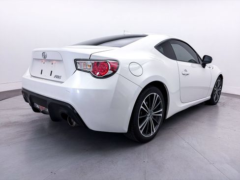 Used 2015 Scion FR-S RWD image 9