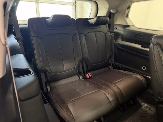 Used 2023 Jeep Grand Cherokee L Limited AWD/4WD image 28