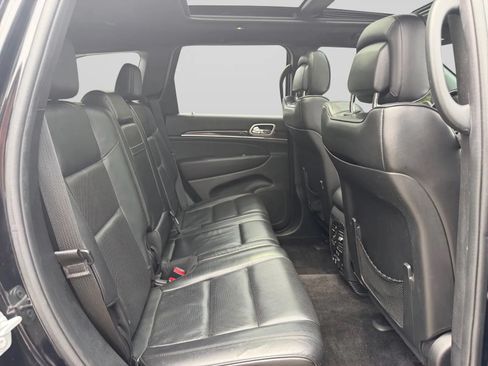 Used 2018 Jeep Grand Cherokee Overland w/ Interior Metal Package RWD image 32