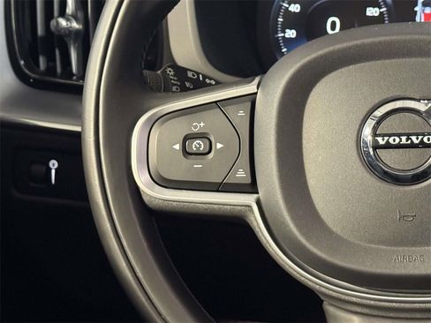 Used 2021 Volvo XC60 T5 Momentum w/ Advanced Package image 27