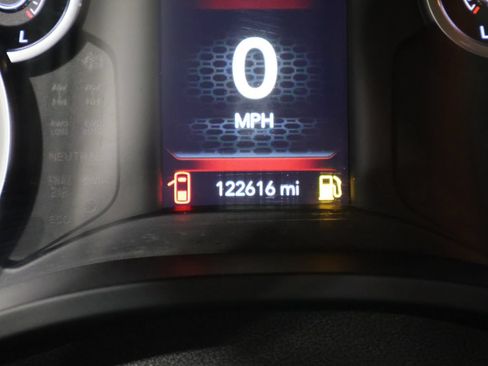 Used 2020 RAM 1500 Big Horn AWD/4WD image 36