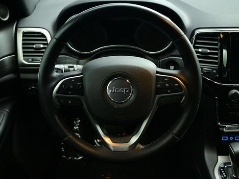 Used 2021 Jeep Grand Cherokee Laredo X AWD/4WD image 34