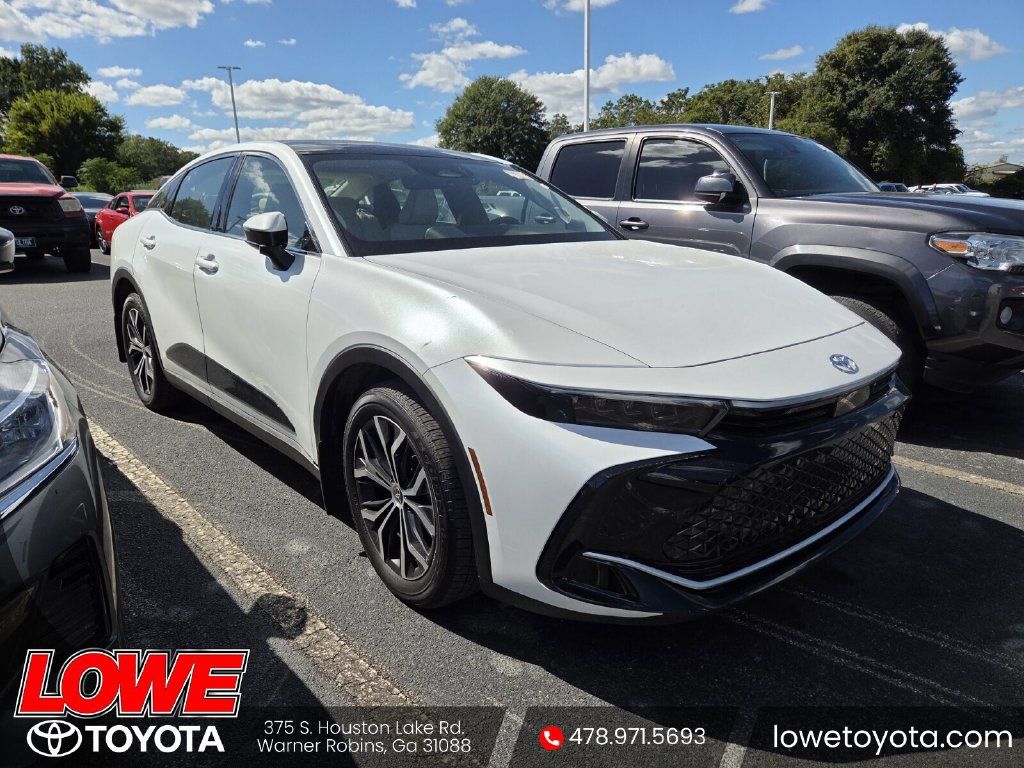 Used 2025 Toyota Crown AWD/4WD image 1