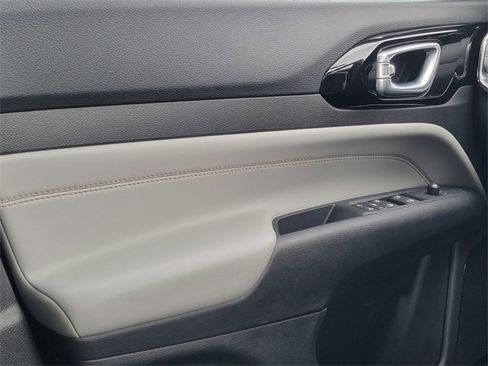 Certified 2022 Jeep Compass Limited image 37