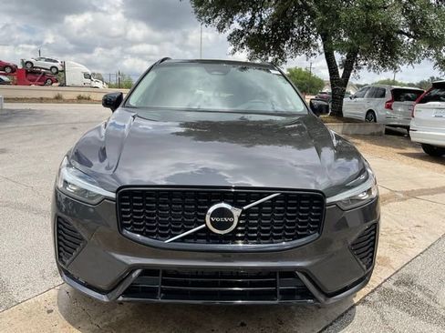 Certified 2024 Volvo XC60 B5 Core AWD/4WD image 2