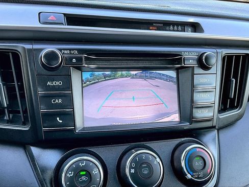 Used 2018 Toyota RAV4 LE w/ All Weather Liner Package AWD/4WD image 27