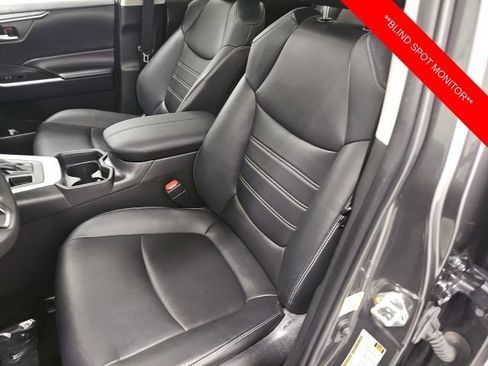 Used 2021 Toyota RAV4 XLE Premium image 16