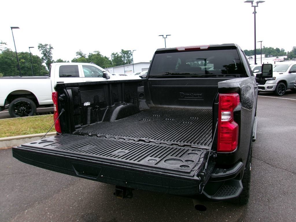 Used 2025 Chevrolet Silverado 2500 Custom w/ Custom Convenience Package AWD/4WD image 15