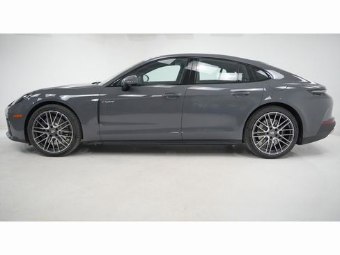 New 2026 Porsche Panamera 4 image 2